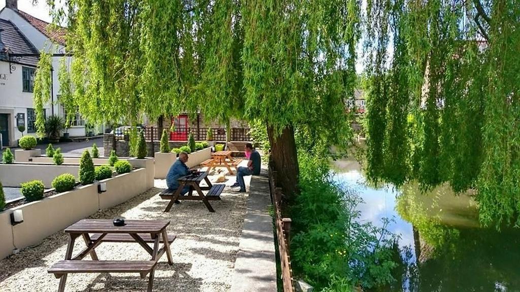 The George At Nunney Hotel Exterior foto